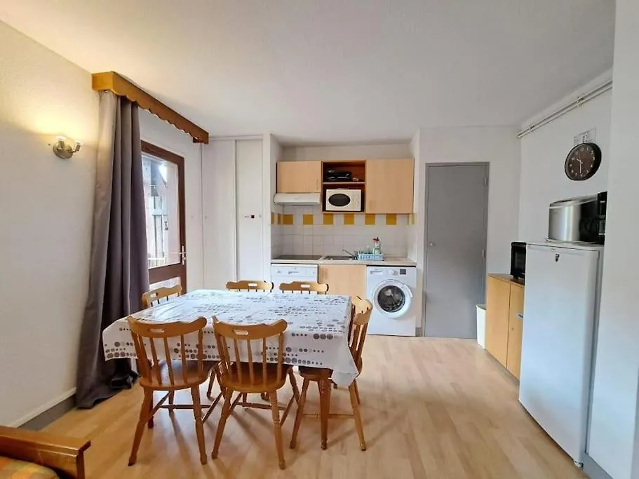 Appartement T3 - Ustou 0*,  Francie
